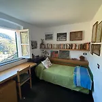 Historical The Birdhouse - Garden Views