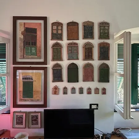 Historical The Birdhouse - Garden Views *