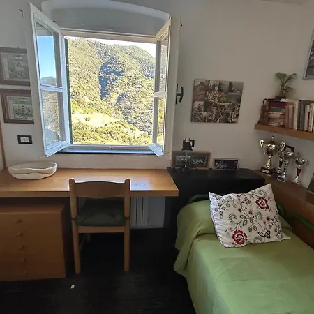 Historical 'the Birdhouse' With Garden And Views Appartement