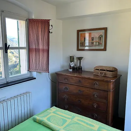Historical 'the Birdhouse' With Garden And Views Appartement